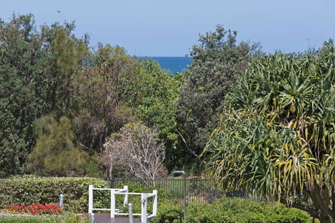 OCEAN RETREAT ON SALT 5203 - Accommodation Main Beach 3