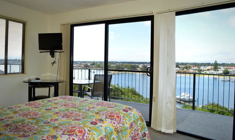 Ocean View Apt 1 - Accommodation Main Beach 0