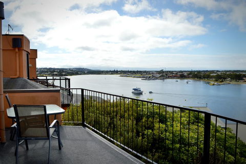 Ocean View Apt 1 - Accommodation Main Beach 3