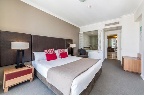 Ocean View Penthouse Suite - Surfers Paradise - Accommodation Main Beach 3