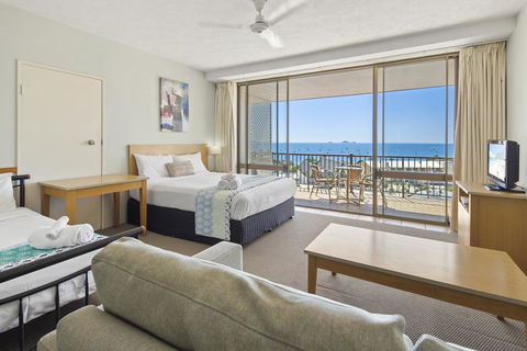 Ocean View Studio 14A - Accommodation Main Beach 3