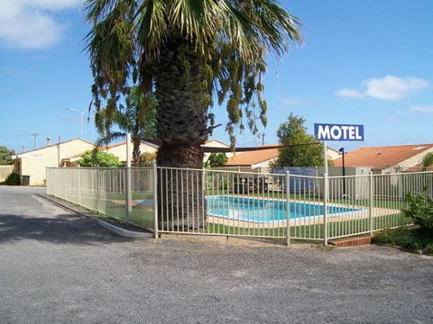 Ocean View Villas - Accommodation Main Beach 2