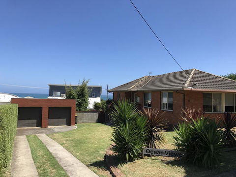 OCEAN VIEWS - Accommodation Main Beach 0