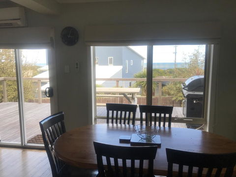 OCEAN VIEWS - Accommodation Main Beach 3
