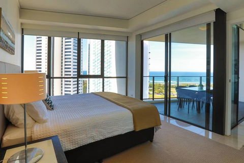 Ocean Views In The Heart Of Broadbeach - Accommodation Main Beach 0