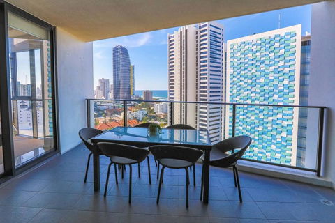 Ocean Views In The Heart Of Broadbeach - Accommodation Main Beach 3
