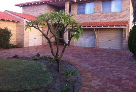 Ocean Vista Beach Stay - Accommodation Main Beach 1