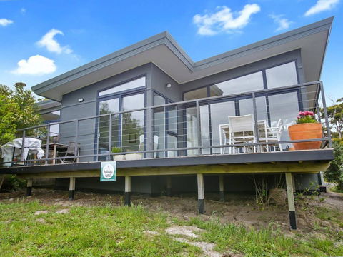 OCEANS 12 - Modern Ocean View Villa - Accommodation Main Beach 3
