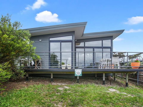 OCEANS 12 - Modern Ocean View Villa - Accommodation Main Beach 0