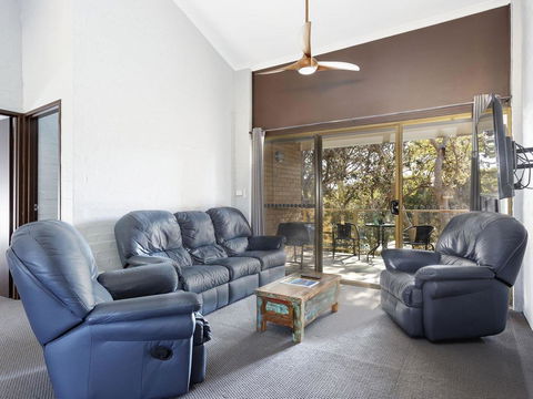 Oceanside 13 - Accommodation Main Beach 1