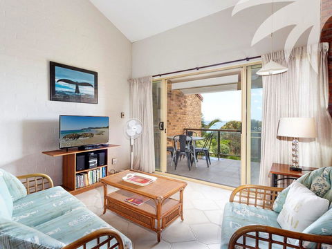 Oceanside 18 - Accommodation Main Beach 0