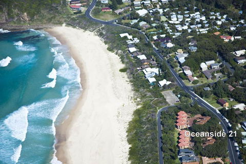 OCEANSIDE 21 - Accommodation Main Beach 0