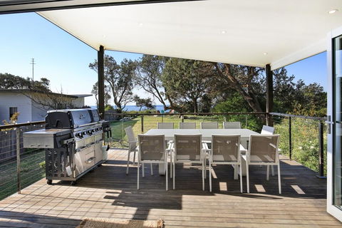 Oceanside @ Culburra - Pet Friendly Absolute Beachfront - Accommodation Main Beach 3