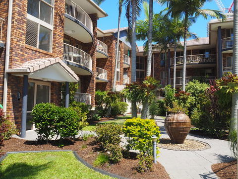 Oceanside Cove Holiday Apartments - Accommodation Main Beach 1