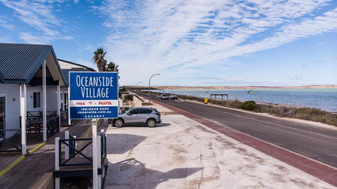 Oceanside Village - Accommodation Main Beach 0