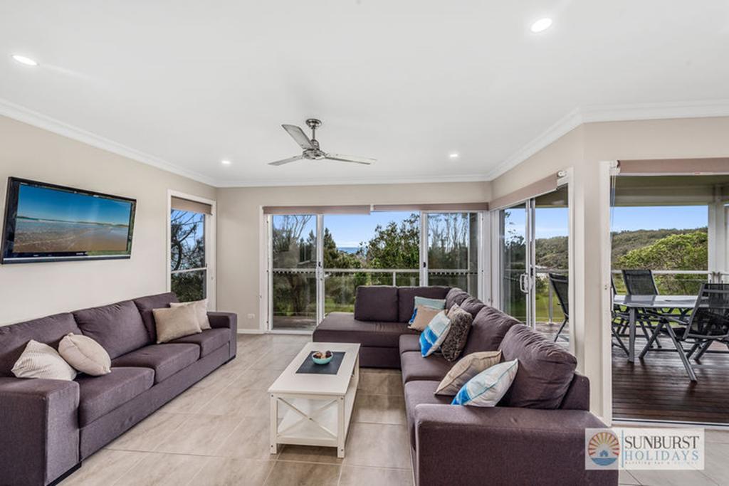 Arrawarra Headland NSW Accommodation Main Beach