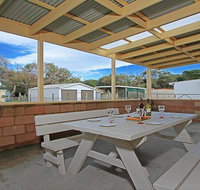 Ohio - one street back from beach access - Accommodation Main Beach