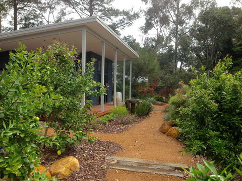 Old Dairy Cottage - Accommodation Main Beach 2