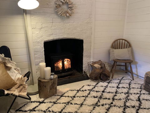 Old Railway Cottage - Accommodation Main Beach 1