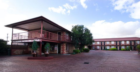 Old Willyama Motor Inn - Accommodation Main Beach 1