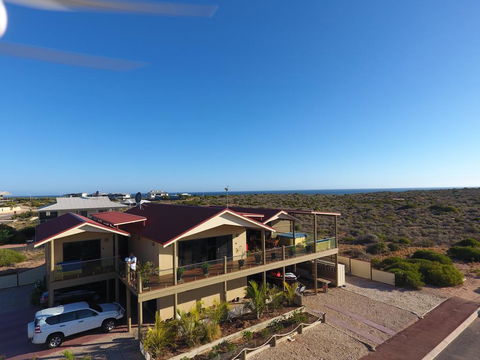 On The Deck @ Shark Bay - Accommodation Main Beach 0