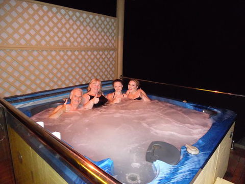 On The Deck @ Shark Bay - Accommodation Main Beach 2