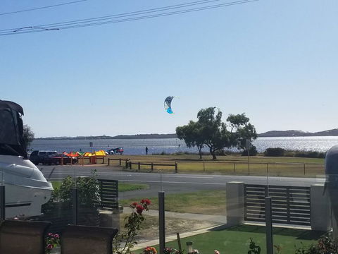 ON THE ESTUARY - Accommodation Main Beach 1