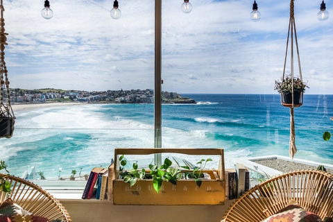 On Top Of The World Views - Accommodation Main Beach 0