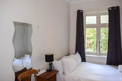 One Bedroom Apartment In Incredible Location - Accommodation Main Beach 3