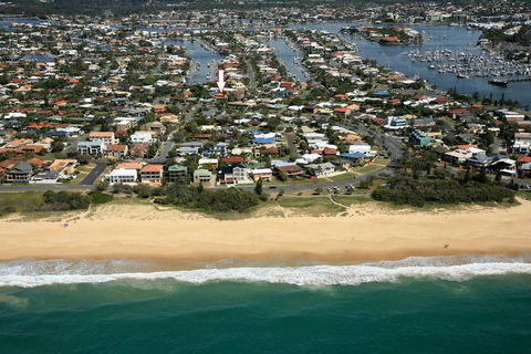 Oomoo 27b - 4 BDRM Townhouse - Close To Beaches - Accommodation Main Beach 0