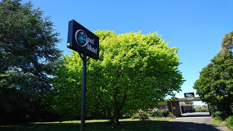 Opal Motel - Accommodation Main Beach 0