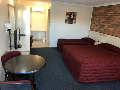 Orange Motor Lodge - Accommodation Main Beach 2