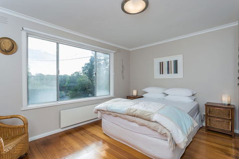 Orcades Beach House - Accommodation Main Beach 1