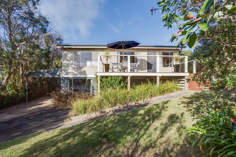 Orcades Beach House - Accommodation Main Beach 0