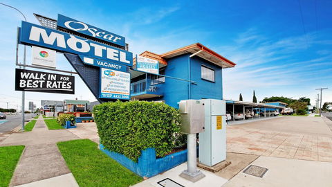 Oscar Motel - Accommodation Main Beach 0
