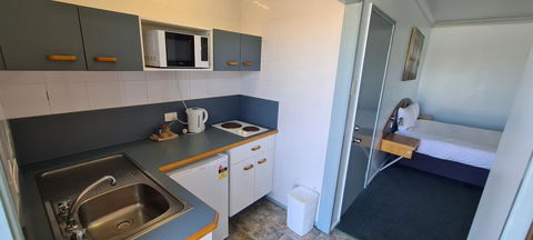 Oscar Motel - Accommodation Main Beach 2