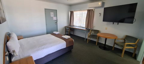 Oscar Motel - Accommodation Main Beach 1