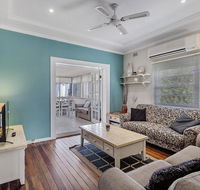 Oscars Pet Friendly Beach House 14 Tomaree Road - Accommodation Main Beach