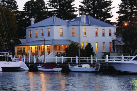 Oscars Waterfront Boutique Hotel - Accommodation Main Beach 3