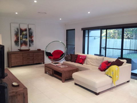 Our Byron House - Accommodation Main Beach 0