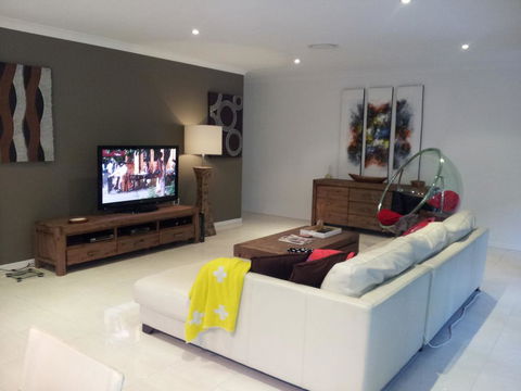 Our Byron House - Accommodation Main Beach 3