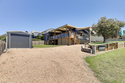 Outlook Views - Accommodation Main Beach 0