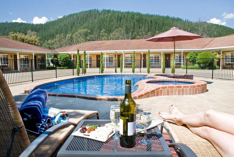 Ovens Valley Motor Inn - Accommodation Main Beach 0