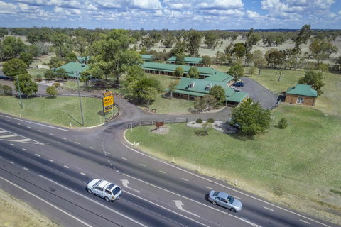 Overlander Homestead Motel - Accommodation Main Beach 2