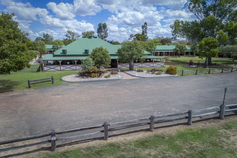 Overlander Homestead Motel - Accommodation Main Beach 3