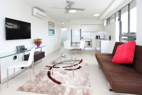 PA Apartments - Accommodation Main Beach 0