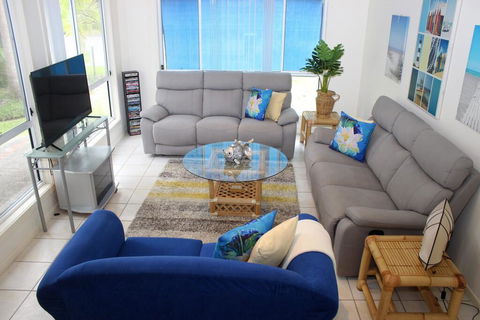 PACIFIC PALMS - Accommodation Main Beach 3