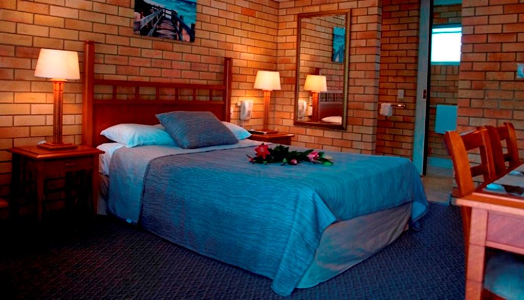 Pacific Paradise QLD Accommodation Main Beach