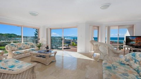 Pacific Rose - Winter Holiday Special - Accommodation Main Beach 0