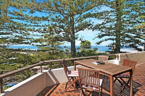 Pacific Tower Penthouse - Accommodation Main Beach 2